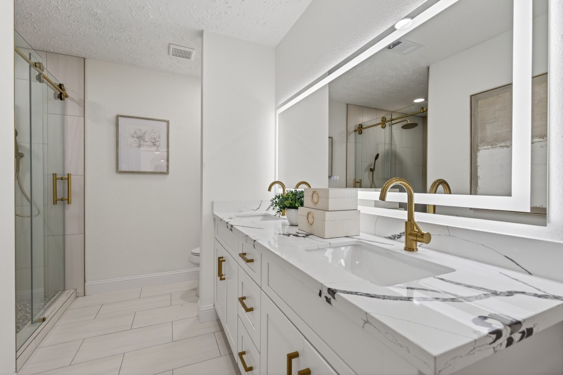 6207 Rollingbrook Drive Houston, TX 77096 - Photo 21 of 47