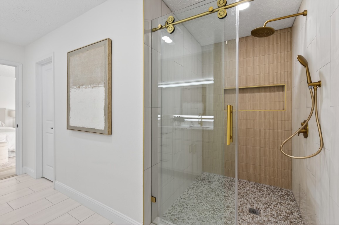 6207 Rollingbrook Drive Houston, TX 77096 - Photo 22 of 47