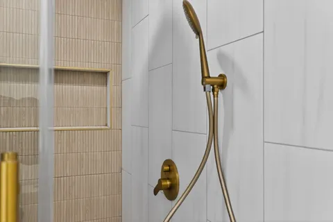 $435,000 | 6207 Rollingbrook Drive, Houston, TX 77096