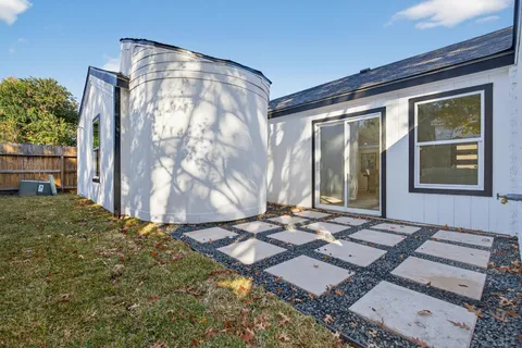 $435,000 | 6207 Rollingbrook Drive, Houston, TX 77096