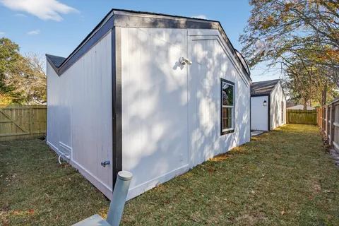 $435,000 | 6207 Rollingbrook Drive, Houston, TX 77096