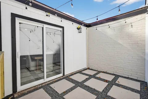 $435,000 | 6207 Rollingbrook Drive, Houston, TX 77096