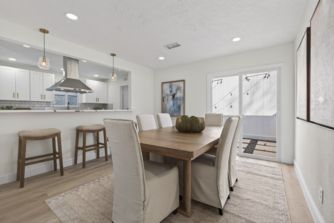 6207 Rollingbrook Drive Houston, TX 77096 - Photo 9 of 47