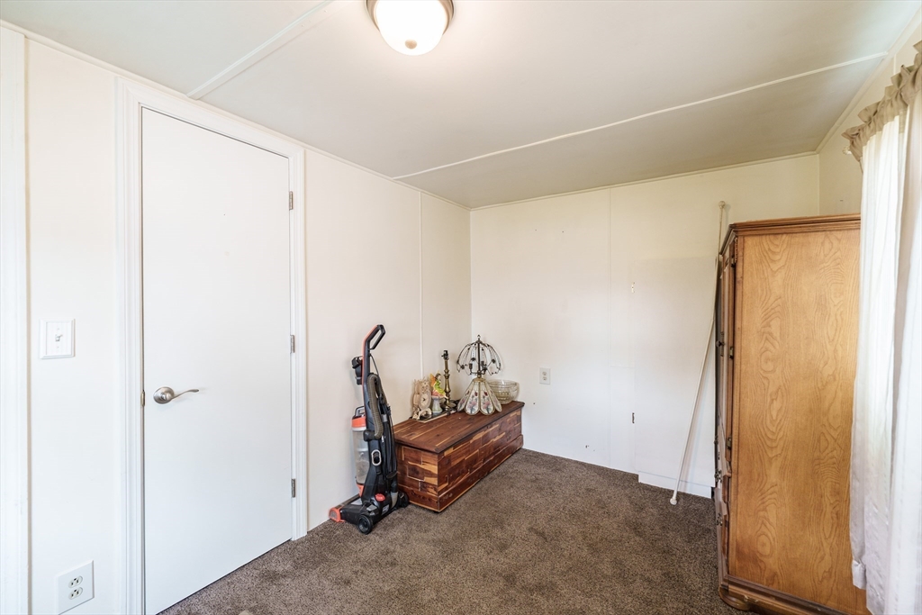 93 Grochmal Avenue Springfield, MA 01151 - Photo 11 of 19 Gallery Image 11
