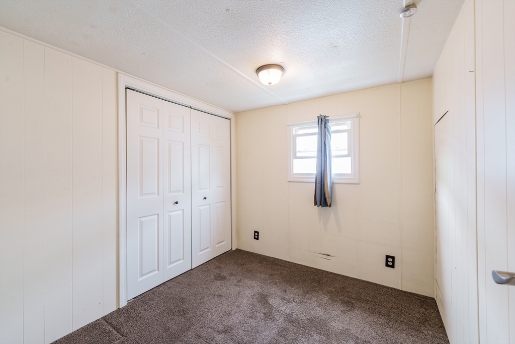 93 Grochmal Avenue Springfield, MA 01151 - Photo 14 of 19 Gallery Image 14