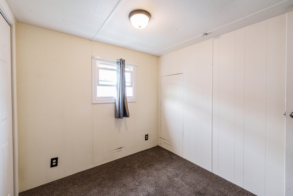 93 Grochmal Avenue Springfield, MA 01151 - Photo 16 of 19 Gallery Image 16