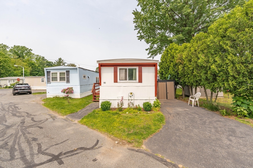 93 Grochmal Avenue Springfield, MA 01151 - Photo 3 of 19 Gallery Image 3