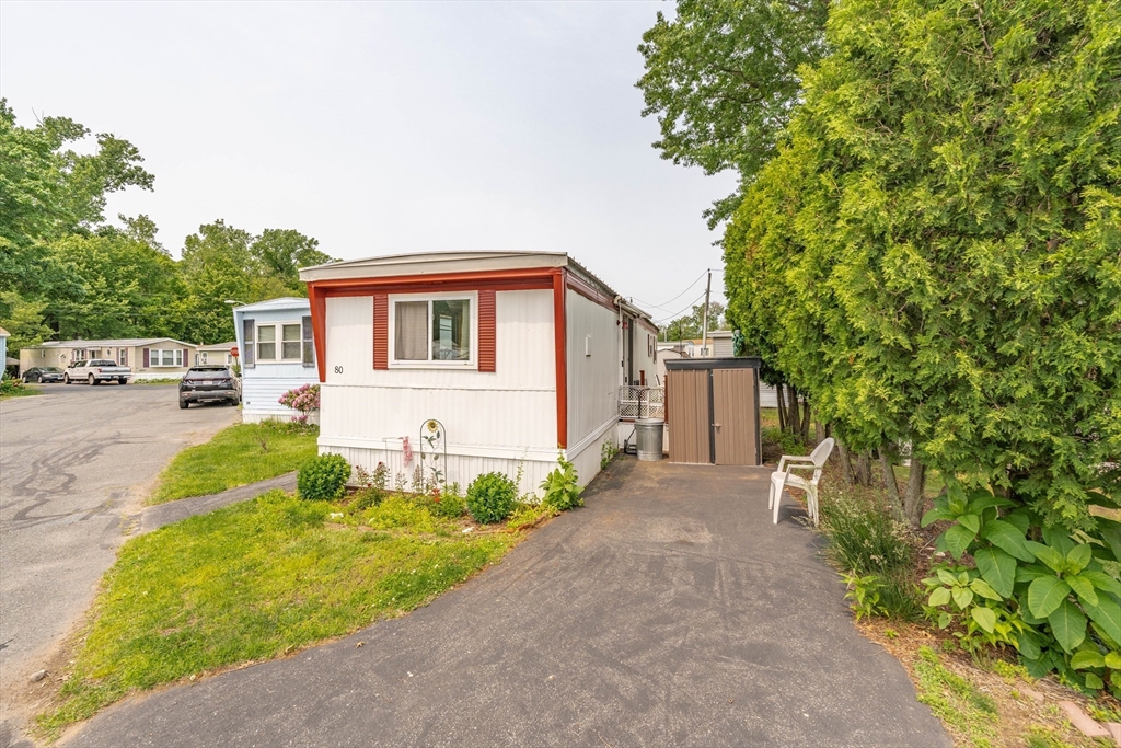 93 Grochmal Avenue Springfield, MA 01151 - Photo 4 of 19 Gallery Image 4