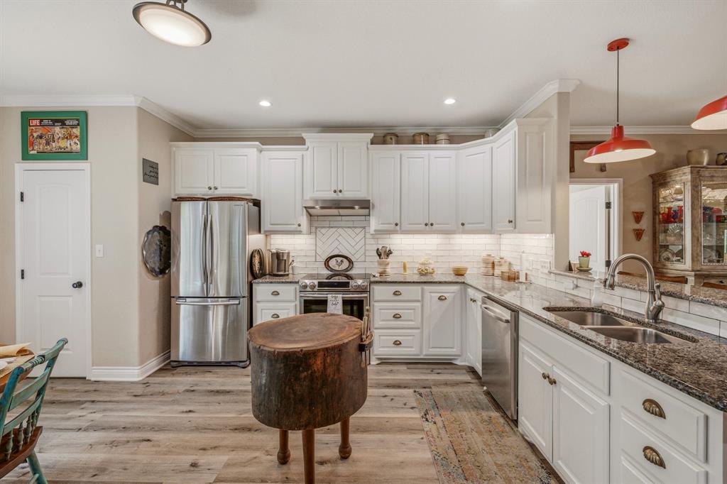 805 Anglers Ridge Bluff Dale, TX 76433 - Photo 16 of 40