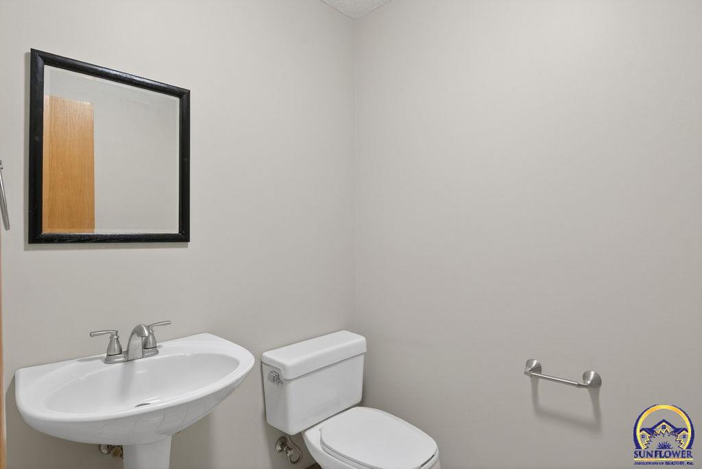8040 Southwest 61st Street Topeka, KS 66610 - Photo 38 of 88