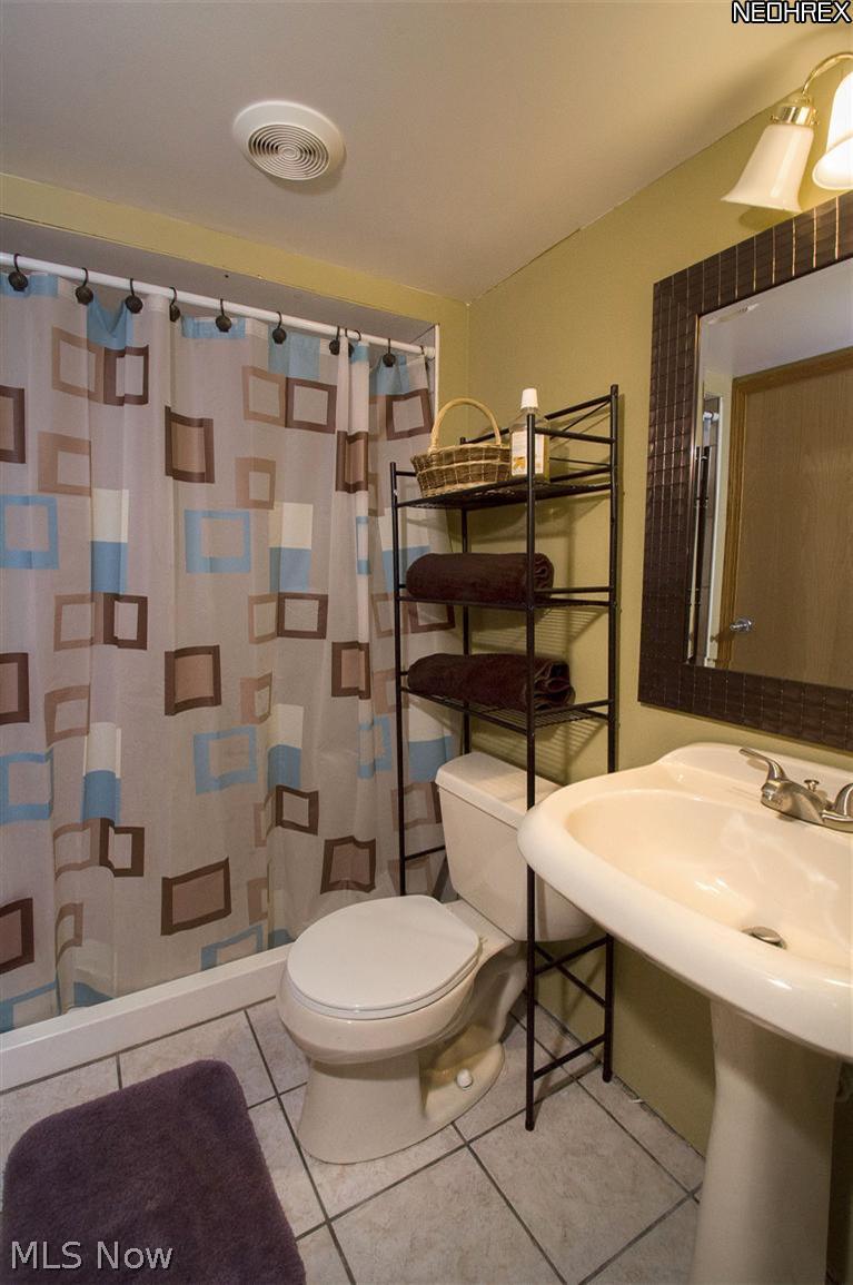 7064 Maplewood Road Parma Heights, OH 44130 - Photo 14 of 17