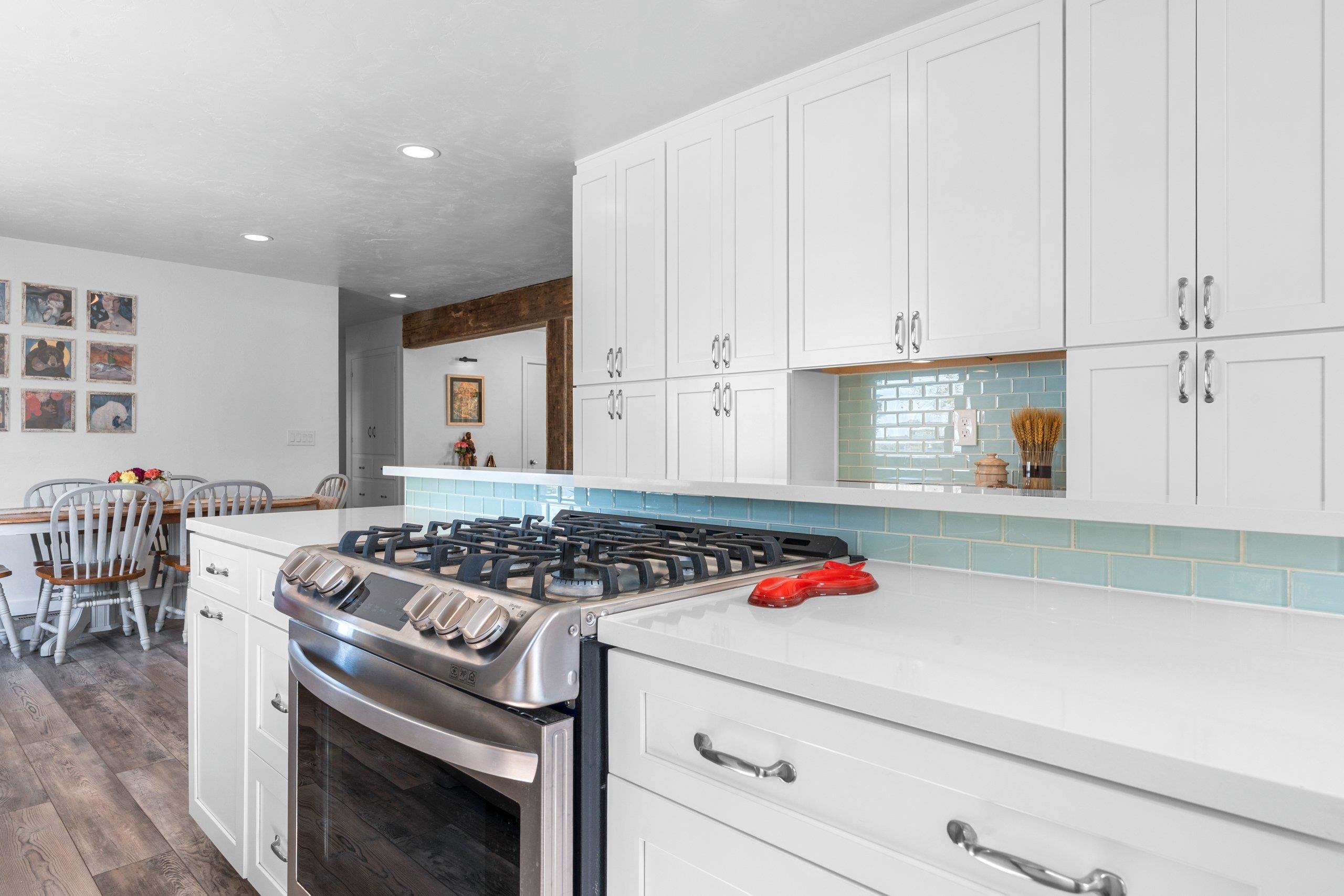 2584 Riverside Drive Green Bay, WI 54301 - Photo 14 of 60