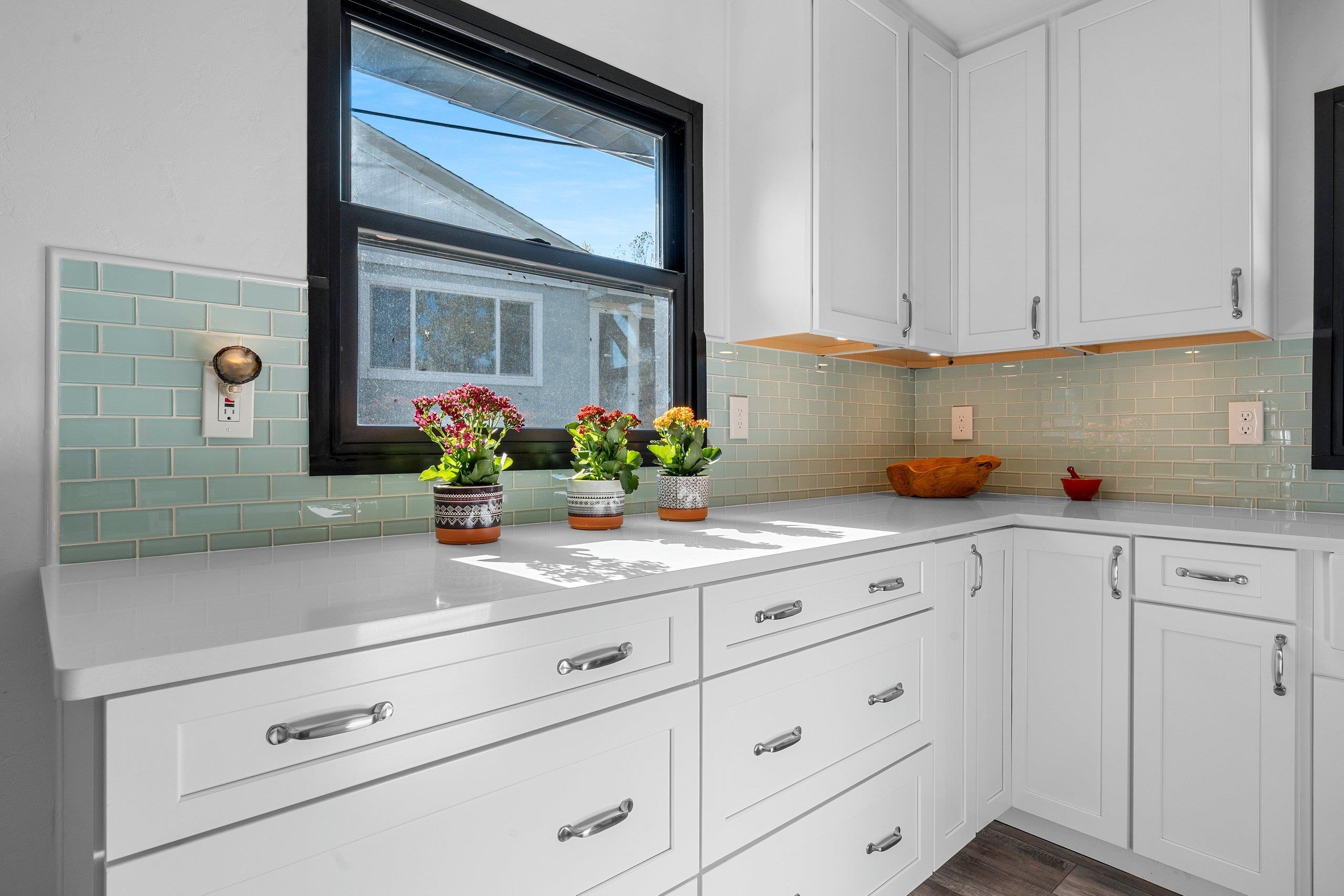 2584 Riverside Drive Green Bay, WI 54301 - Photo 17 of 60