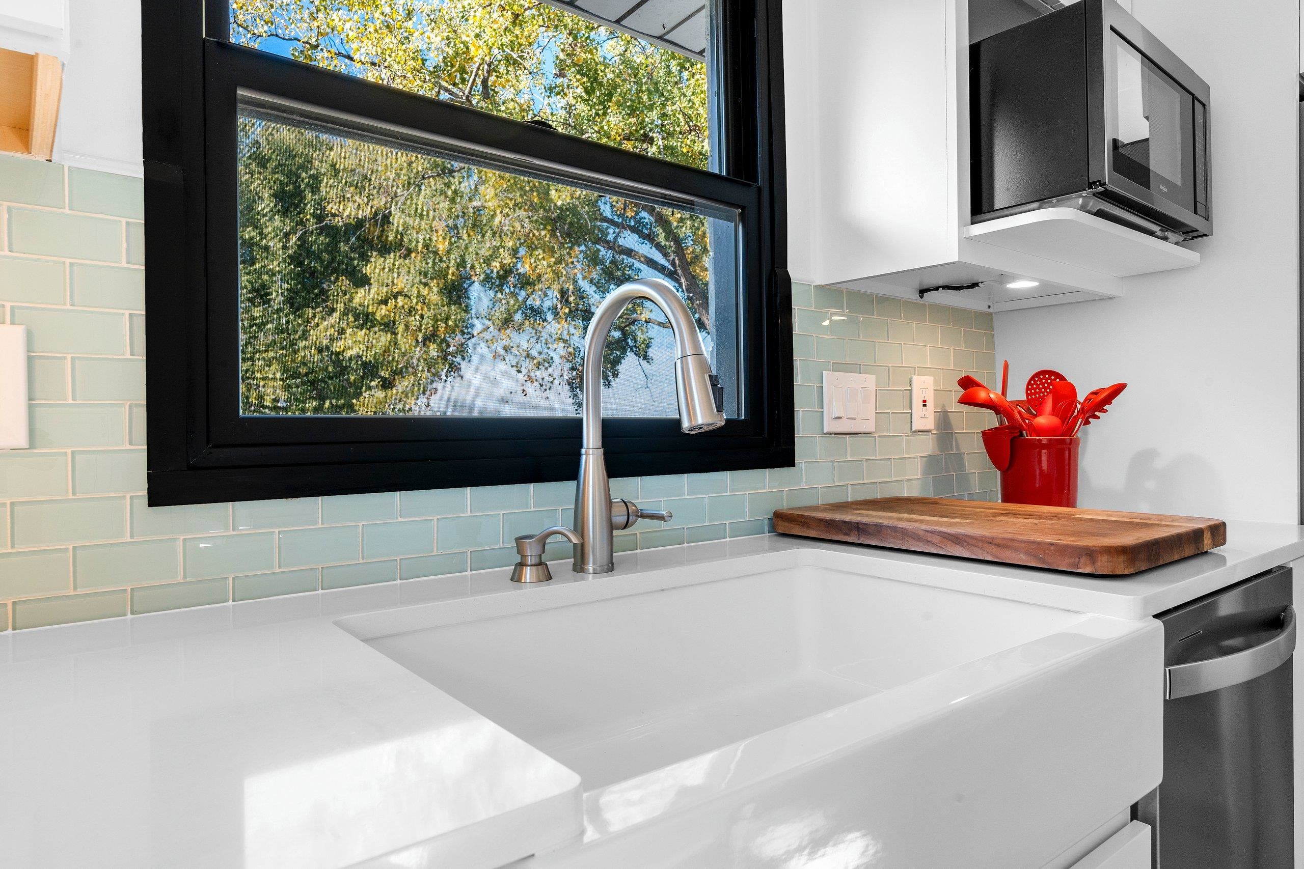 2584 Riverside Drive Green Bay, WI 54301 - Photo 18 of 60