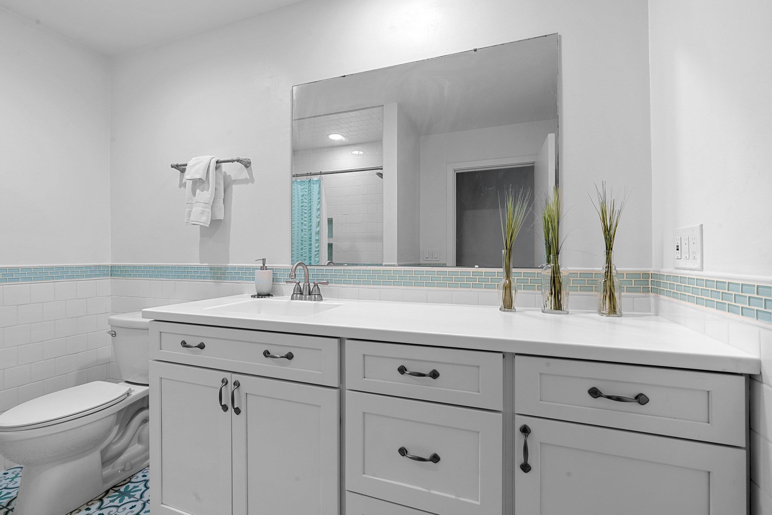 2584 Riverside Drive Green Bay, WI 54301 - Photo 23 of 60