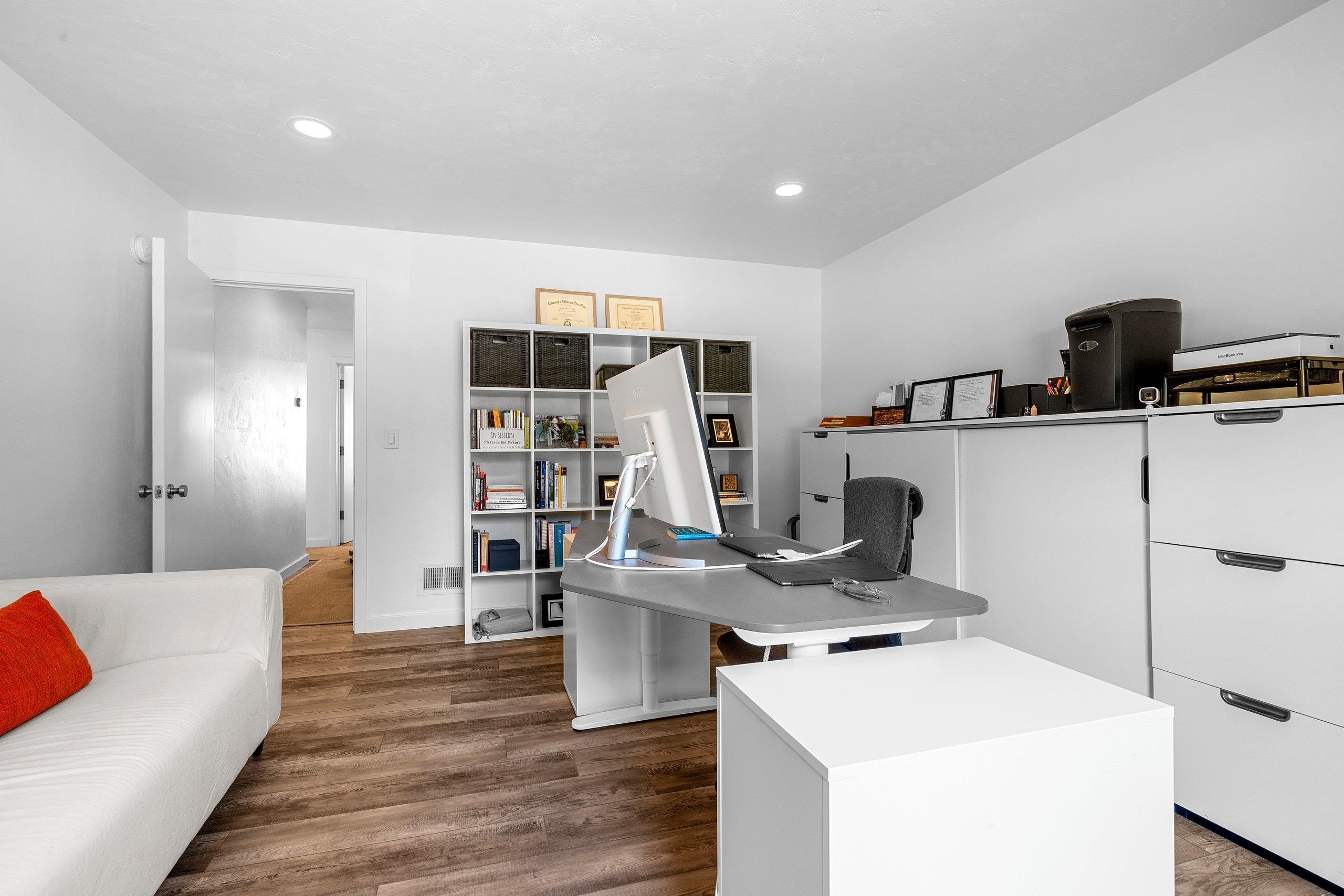 2584 Riverside Drive Green Bay, WI 54301 - Photo 30 of 60