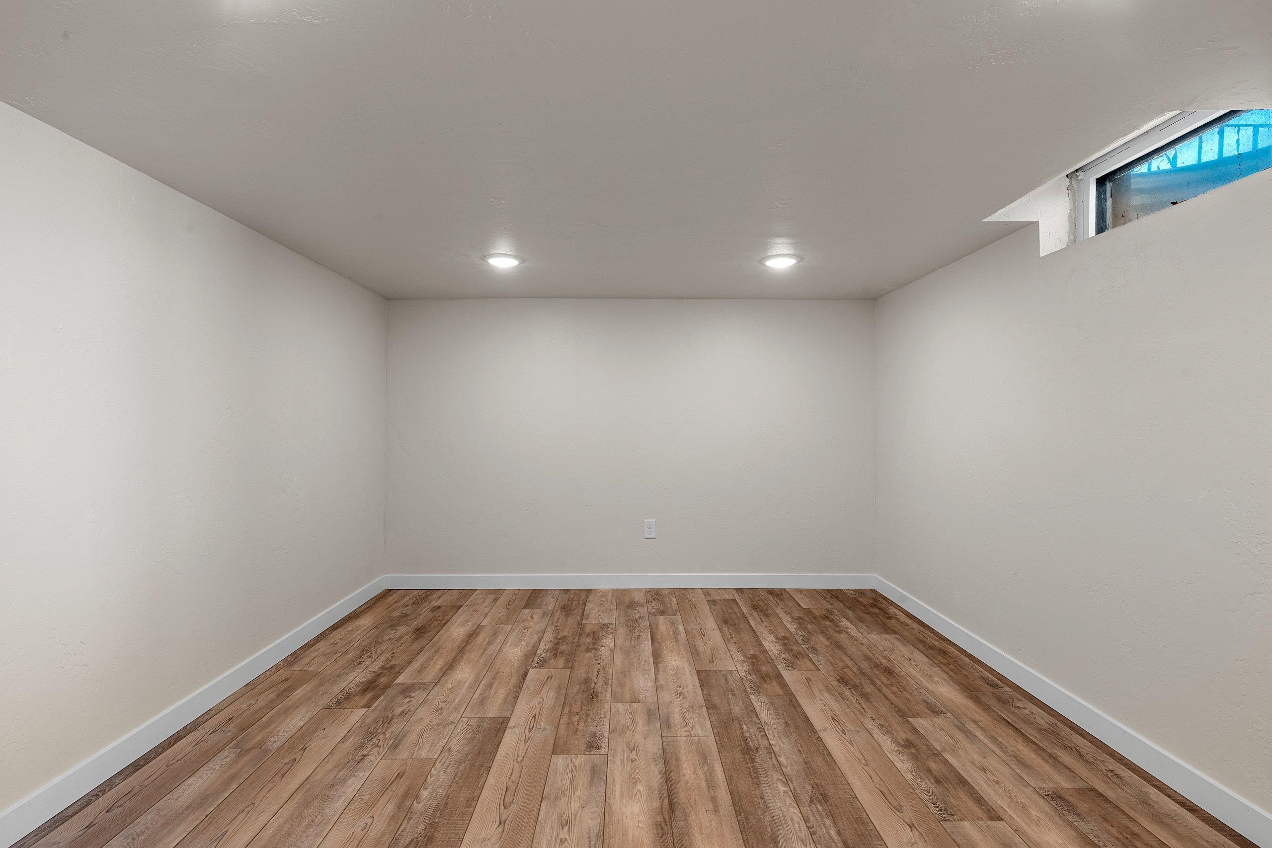 2584 Riverside Drive Green Bay, WI 54301 - Photo 36 of 60