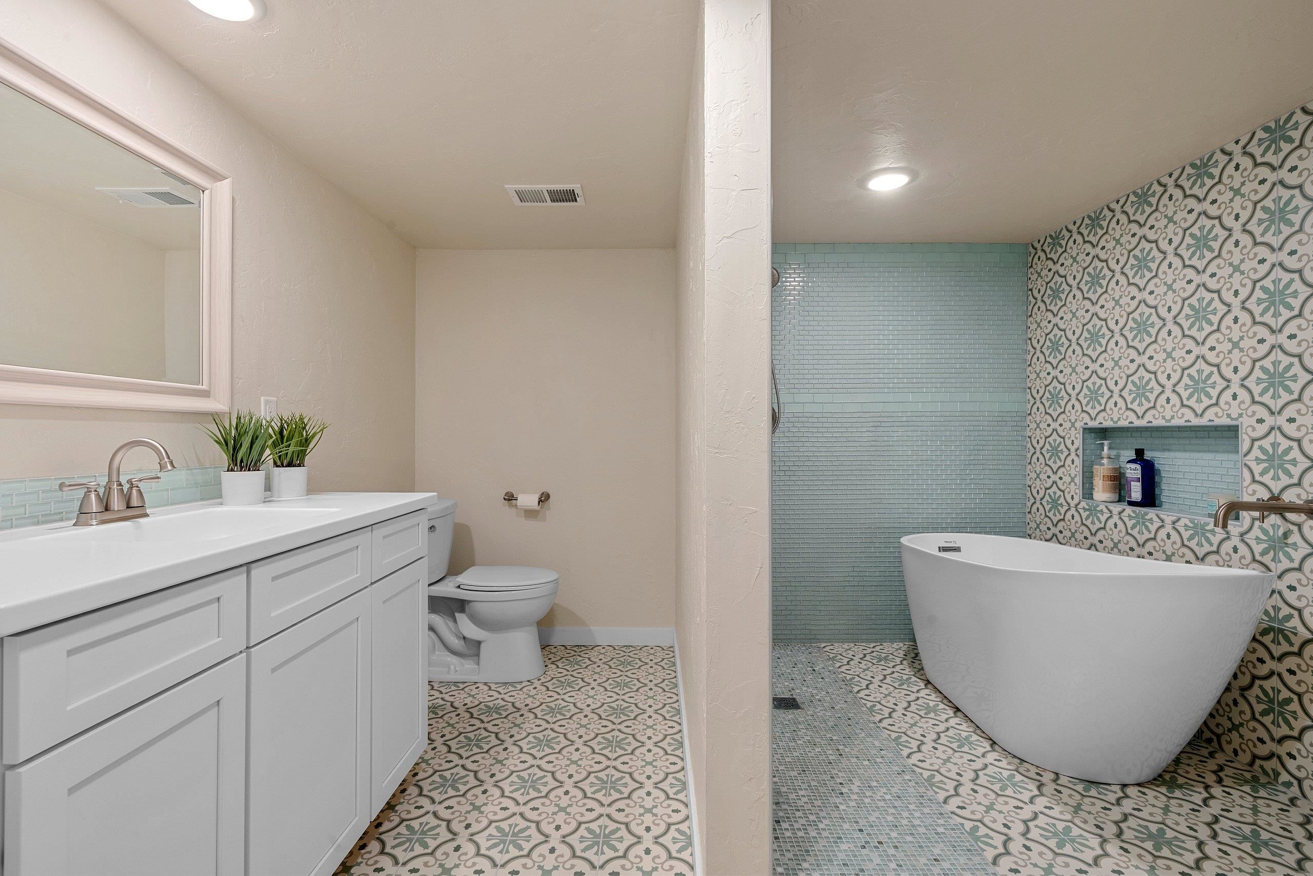 2584 Riverside Drive Green Bay, WI 54301 - Photo 37 of 60