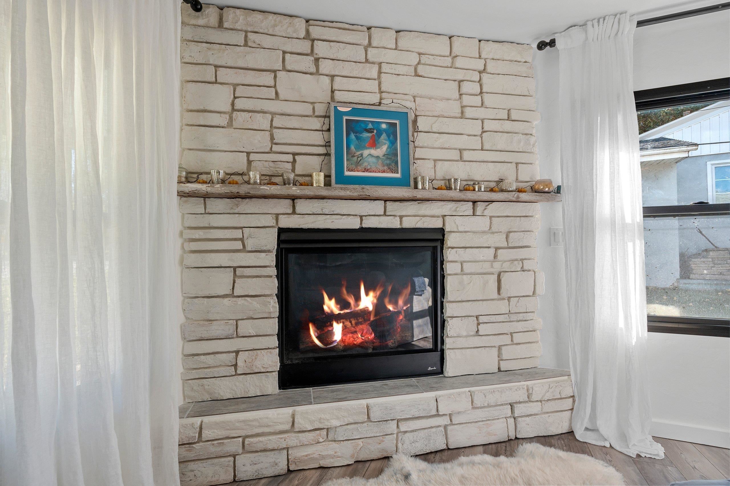 2584 Riverside Drive Green Bay, WI 54301 - Photo 7 of 60