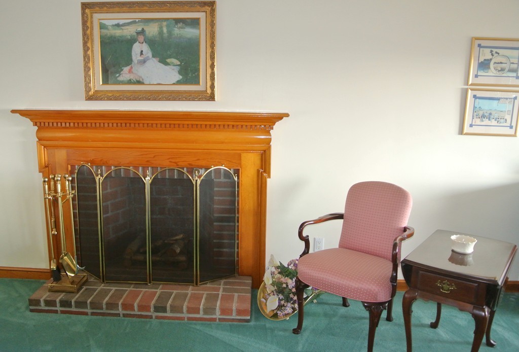 97 Boston Rock Road Melrose, MA 02176 - Photo 3 of 20 Gallery Image 3