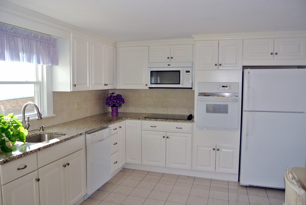 97 Boston Rock Road Melrose, MA 02176 - Photo 6 of 20 Gallery Image 6