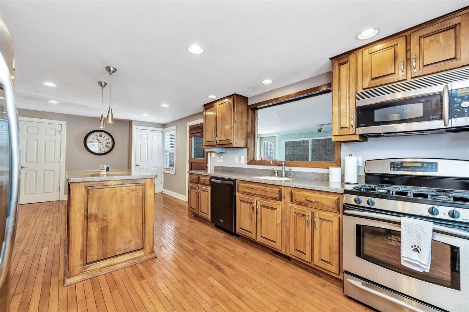 4030 Ebenezer Road Cincinnati, OH 45248 - Photo 17 of 43