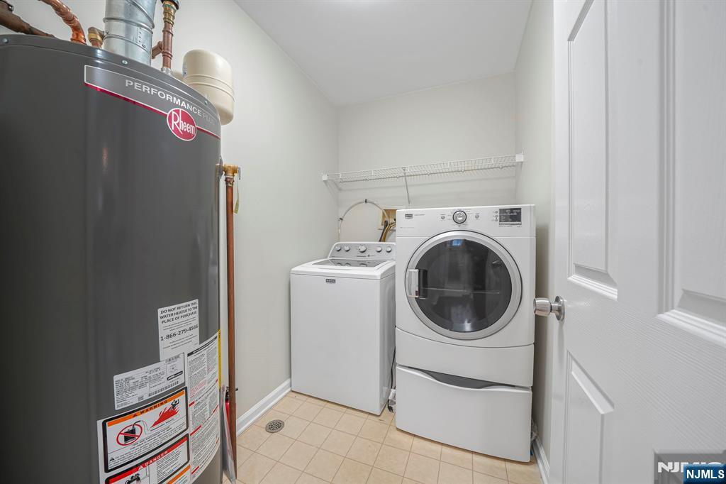 67 Davenport Road Montville, NJ 07045 - Photo 24 of 32 a utility room with dryer and washer