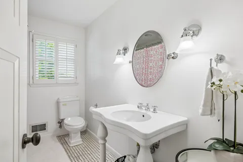 $1,350,000 | 5911 Post Road, Nashville, TN 37205