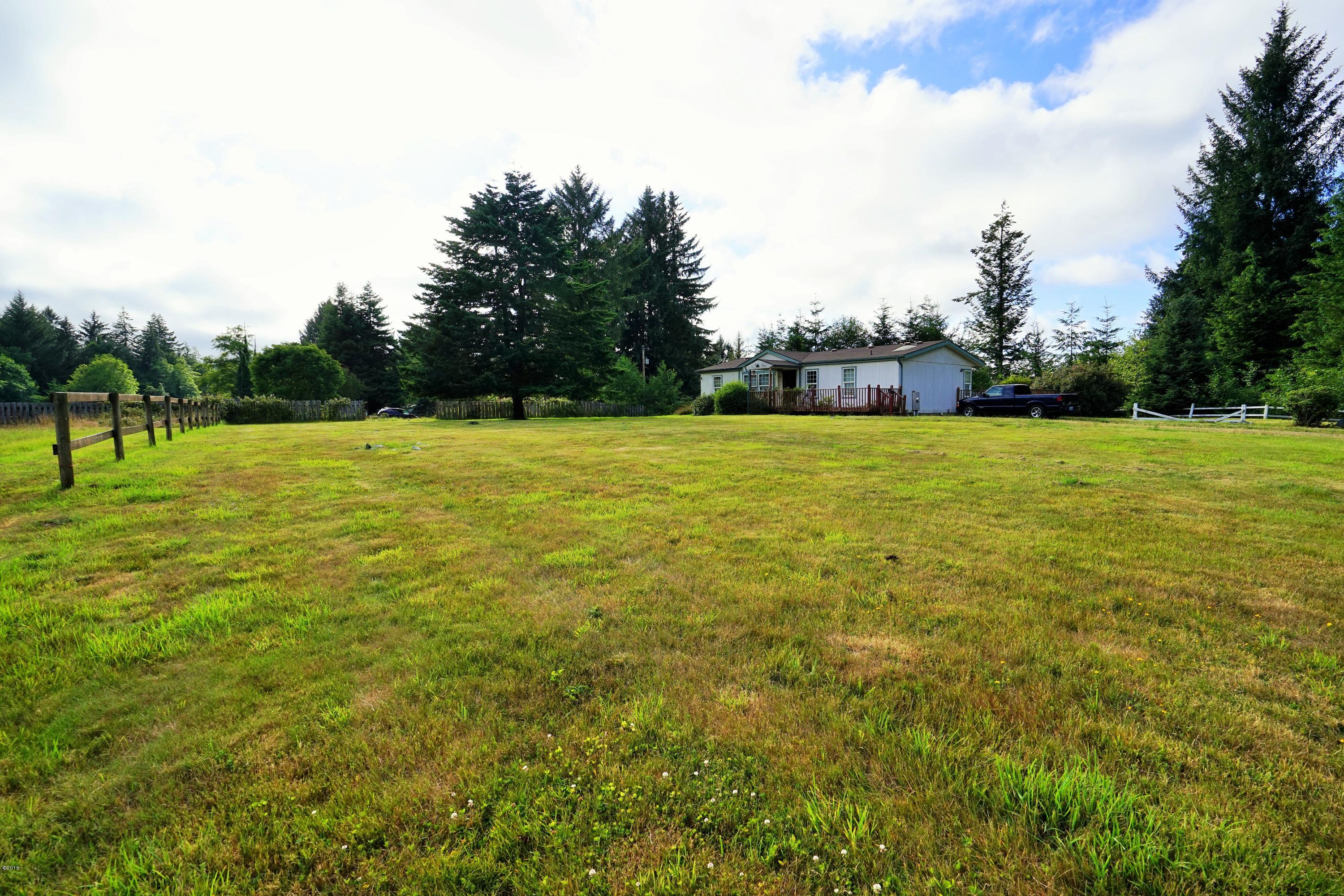 171 East Castle Road Waldport, OR 97394 - Photo 2 of 5 Overview