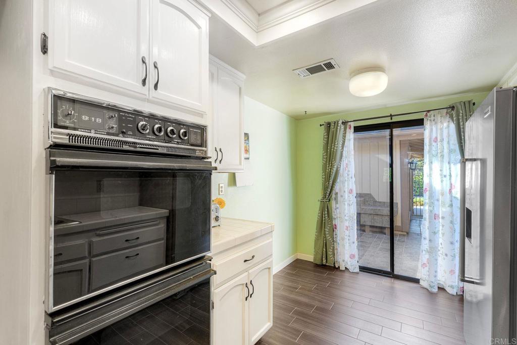 8559 Circle R Valley Lane Escondido, CA 92026 - Photo 13 of 24 Gallery Image 13