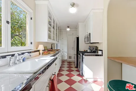 $890,000 | 918 1/2 Maltman Avenue, Los Angeles, CA 90026