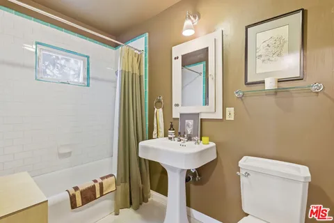 $890,000 | 918 1/2 Maltman Avenue, Los Angeles, CA 90026