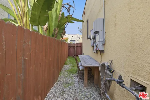 $890,000 | 918 1/2 Maltman Avenue, Los Angeles, CA 90026
