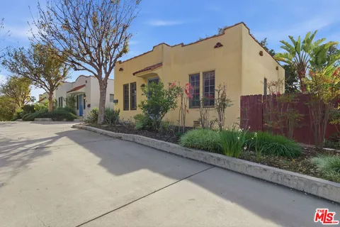 $890,000 | 918 1/2 Maltman Avenue, Los Angeles, CA 90026