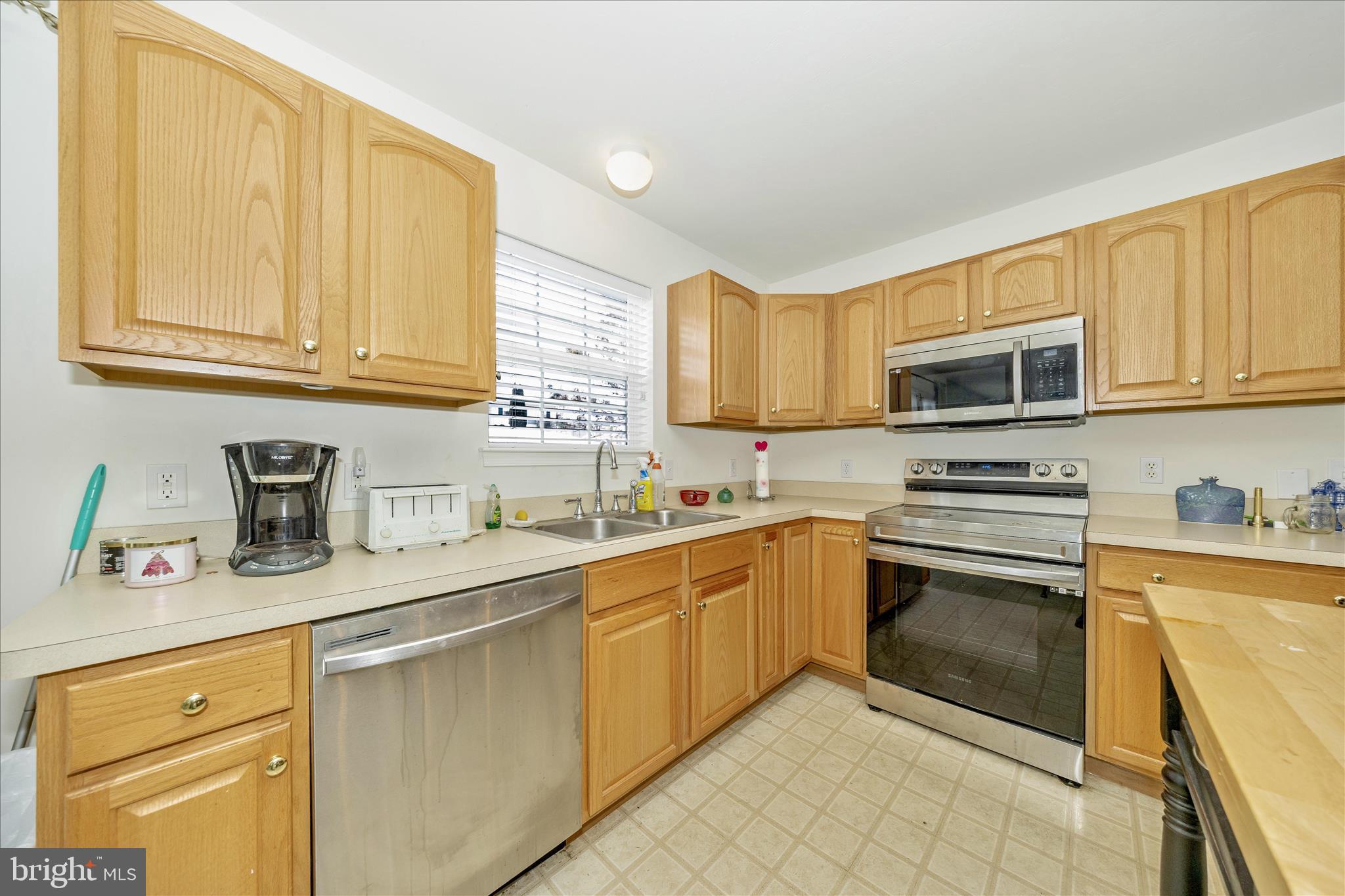 7523 Seneca Ridge Drive York, PA 17403 - Photo 14 of 55 Kitchen