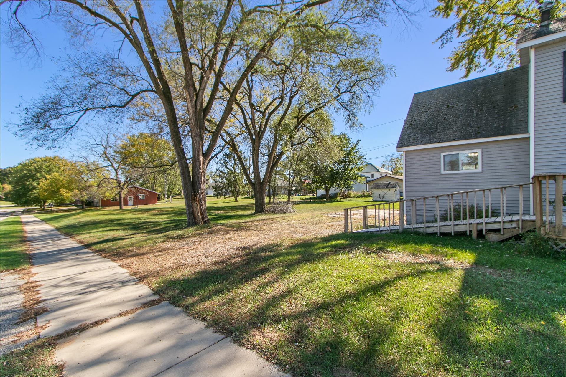 152 Central Montello, WI 53949 - Photo 31 of 37