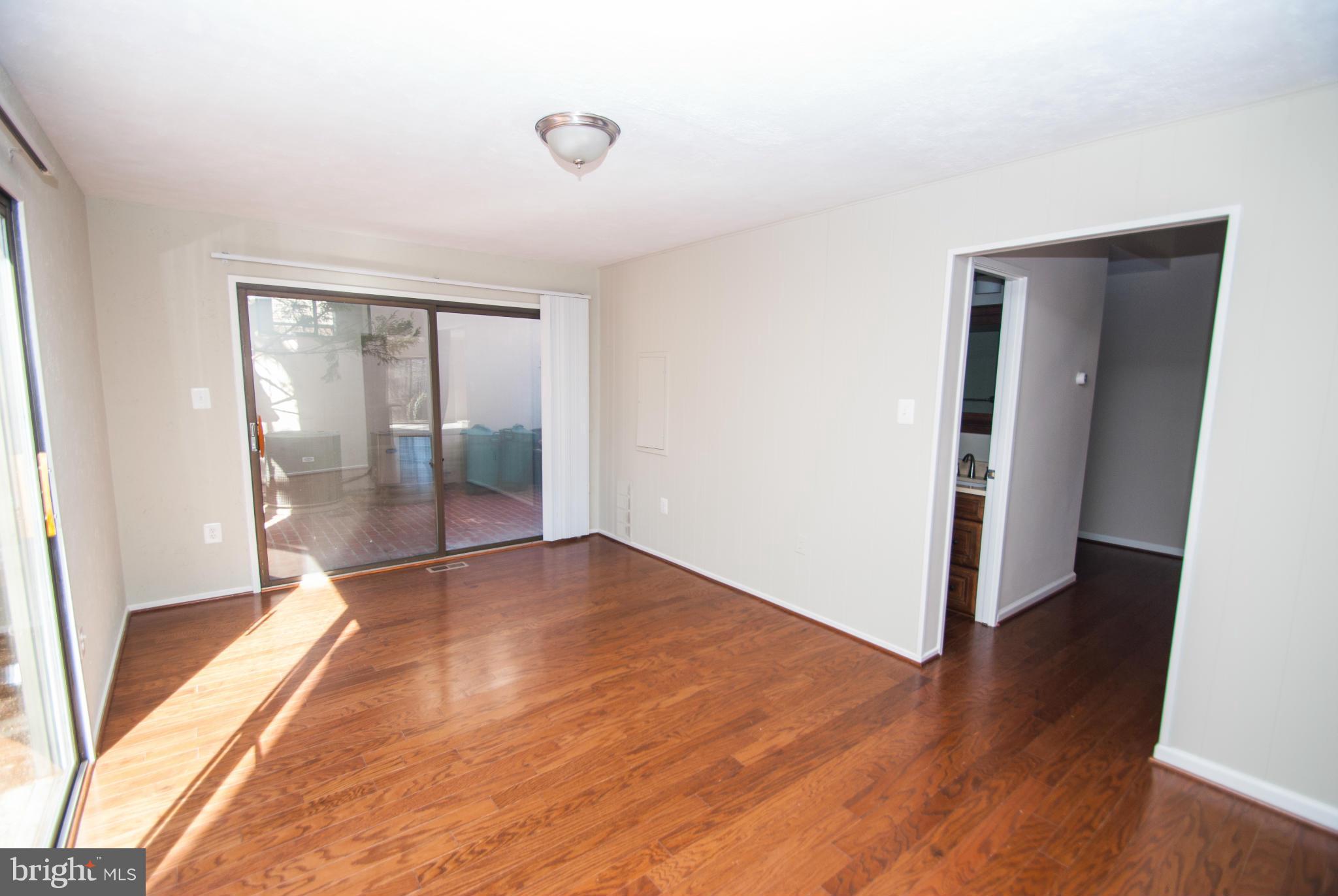 11663 Mediterranean Court Reston, VA 20190 - Photo 11 of 29 Den