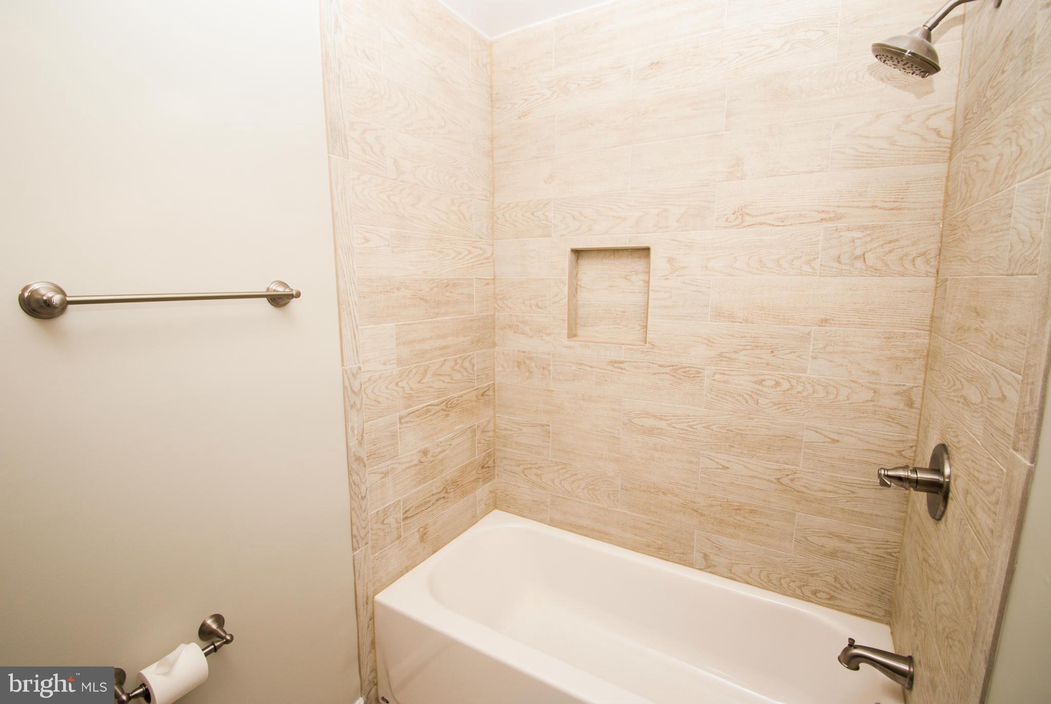 11663 Mediterranean Court Reston, VA 20190 - Photo 21 of 29 Bath