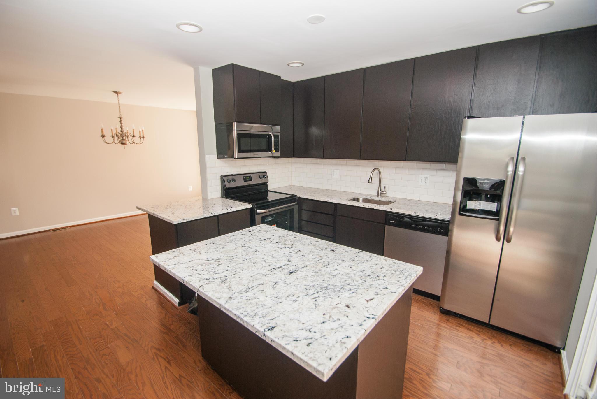 11663 Mediterranean Court Reston, VA 20190 - Photo 5 of 29 Kitchen