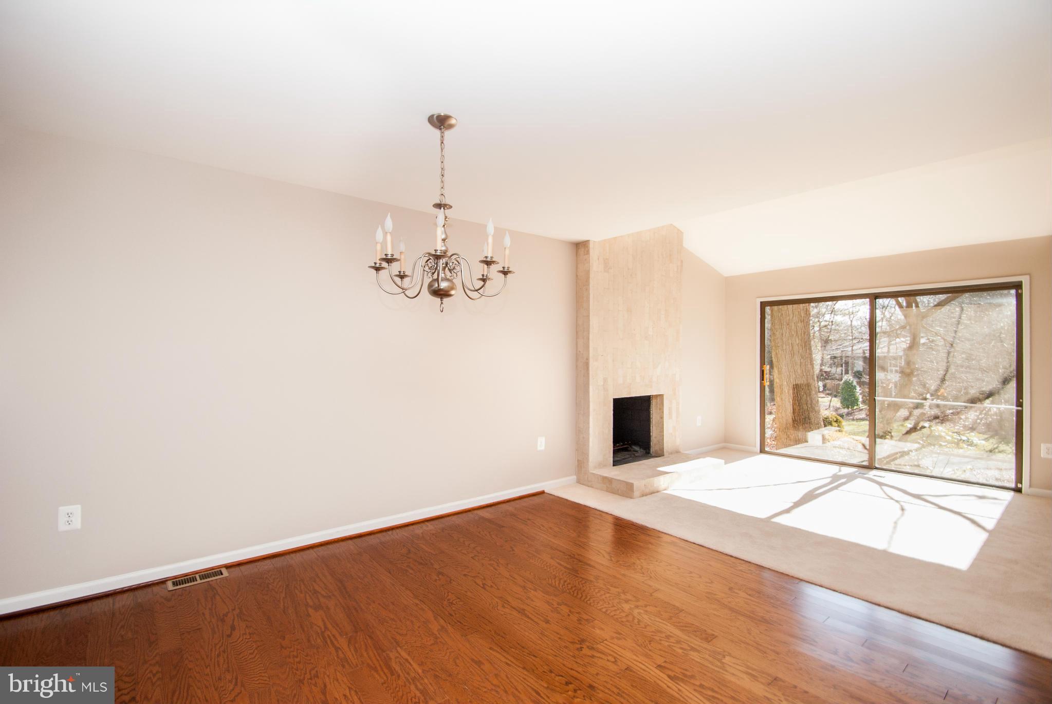 11663 Mediterranean Court Reston, VA 20190 - Photo 6 of 29 Dining Room