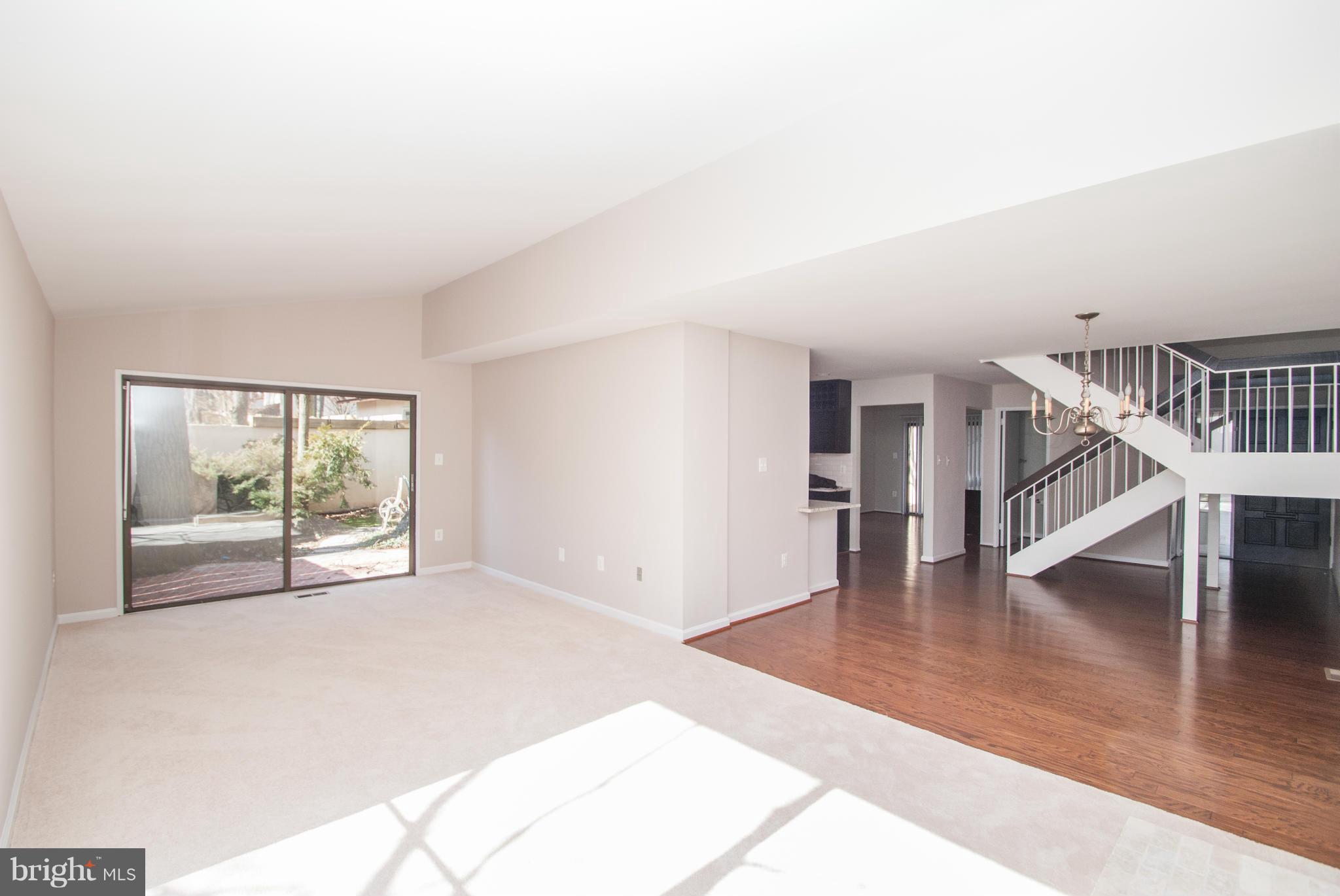 11663 Mediterranean Court Reston, VA 20190 - Photo 9 of 29 Family Room