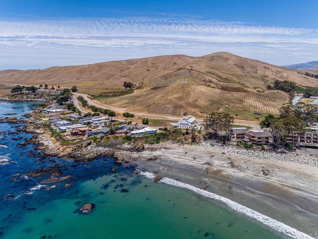 0 North Ocean Avenue Cayucos, CA 93430 - Photo 3 of 14 a view of a yard with mountains in the background