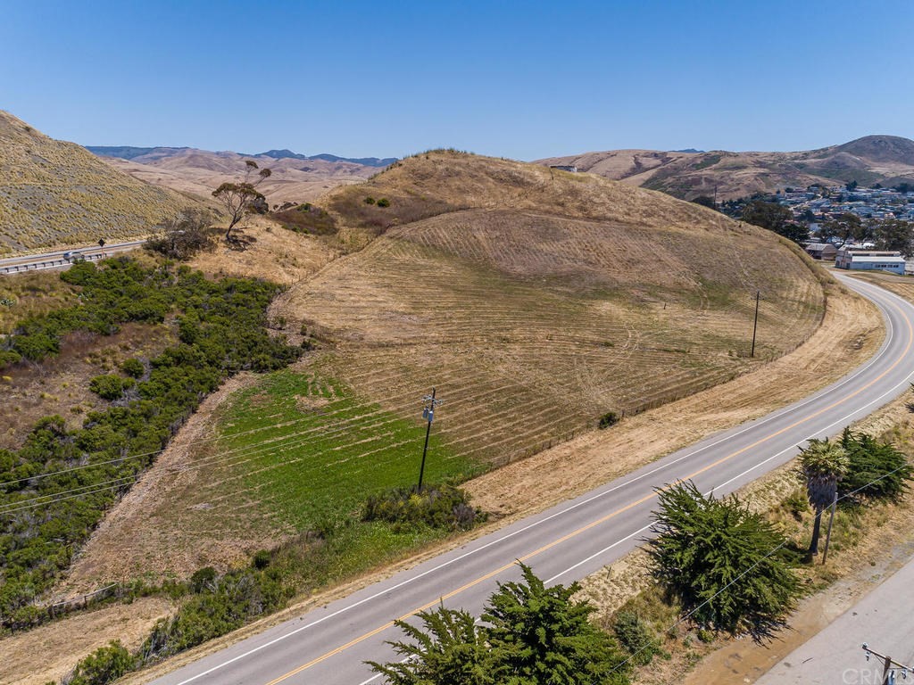 0 North Ocean Avenue Cayucos, CA 93430 - Photo 6 of 14 a view of a sky from a balcony