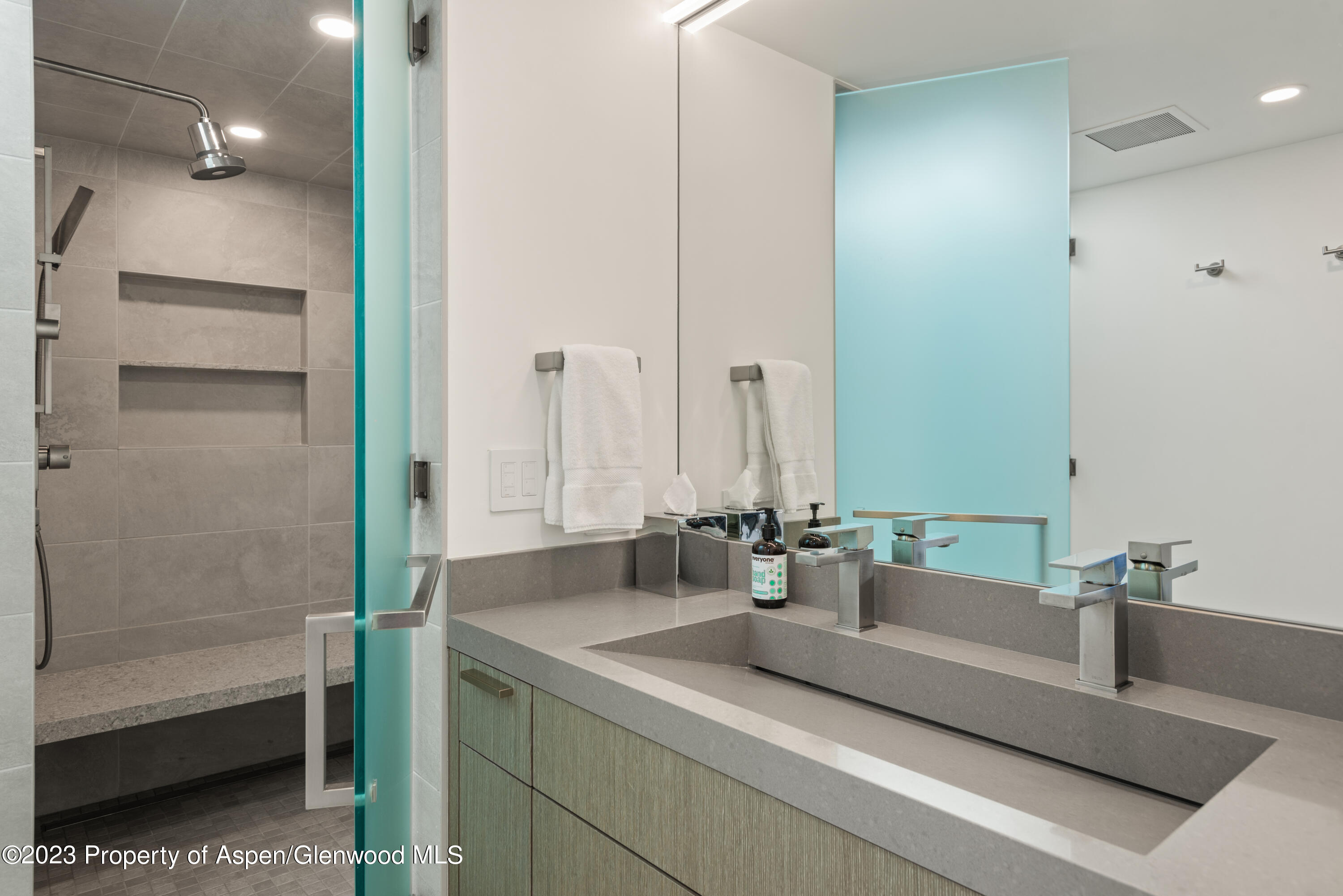 1001 East Cooper Avenue, Unit 1 Aspen, CO 81611 - Photo 14 of 23 Villager1_HiRes23092918