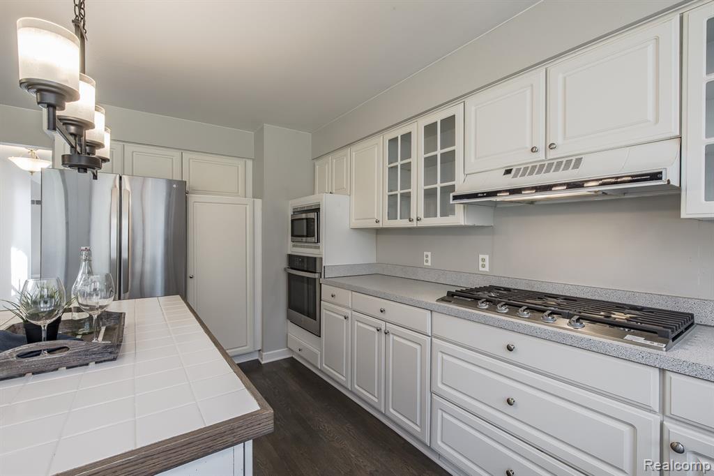 6351 Cherry Tree Court Rochester, MI 48306 - Photo 23 of 80