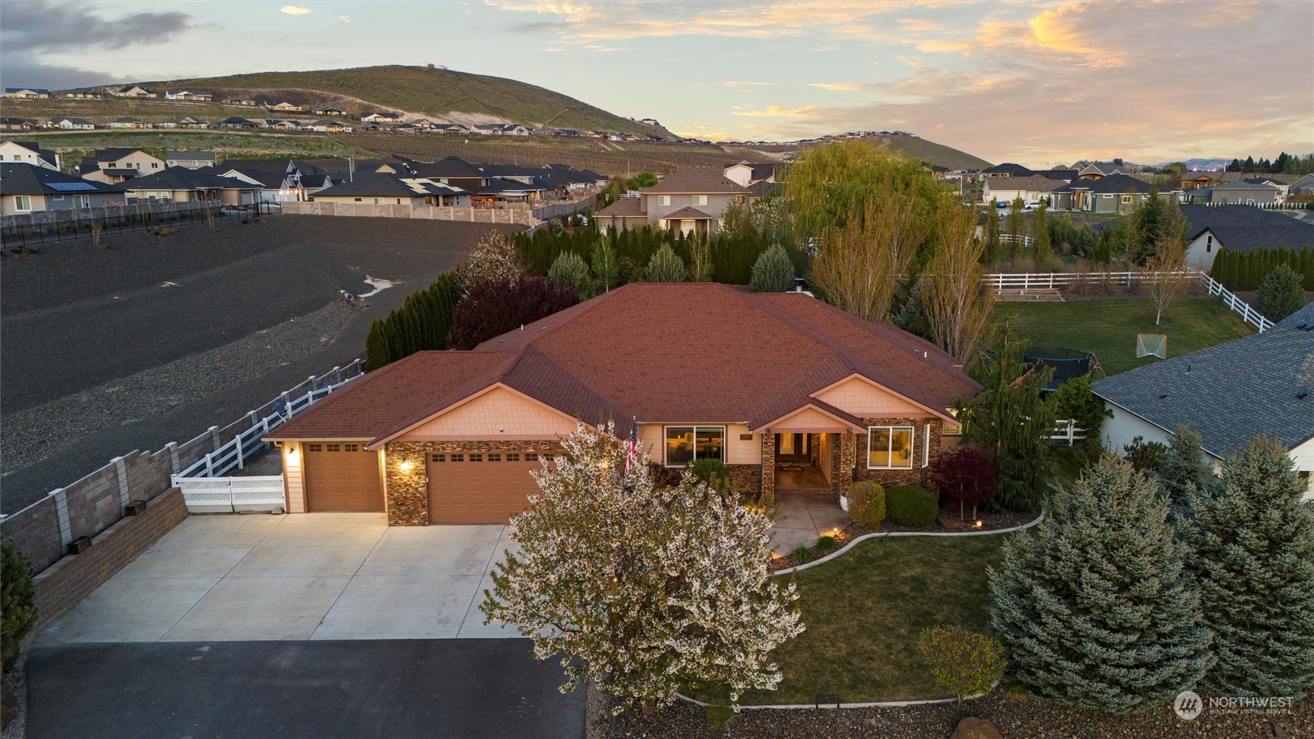 3821 North Clover Road Kennewick, WA 99338 - Photo 1 of 38 Gallery Image 1