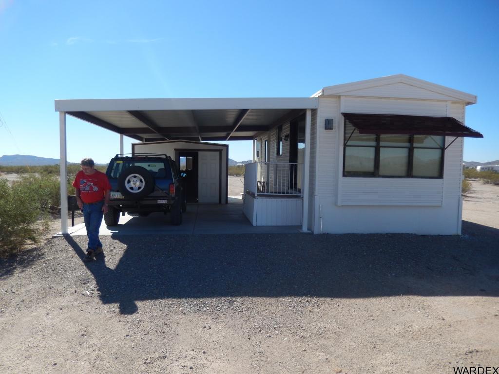 68202 Simcox Road Salome, AZ 85348 - Photo 1 of 7 a view of entryway