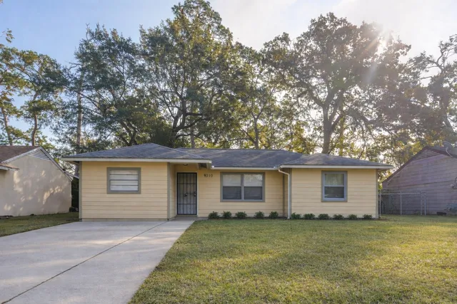 $1,675 | 9310 Forest View Street, Houston, TX 77078