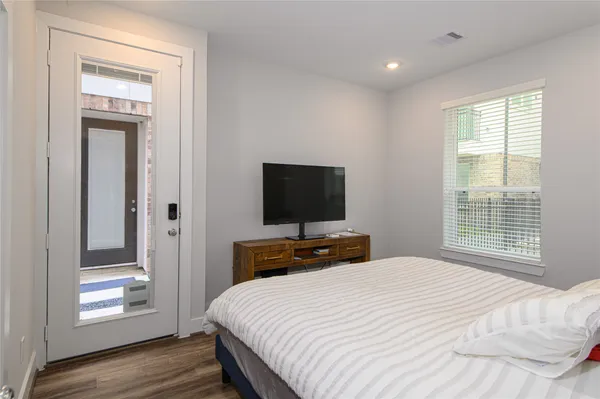 $3,495 | 1274 North Post Oak Road, Unit B, Houston, TX 77055