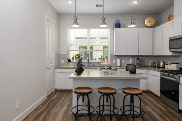 $3,495 | 1274 North Post Oak Road, Unit B, Houston, TX 77055